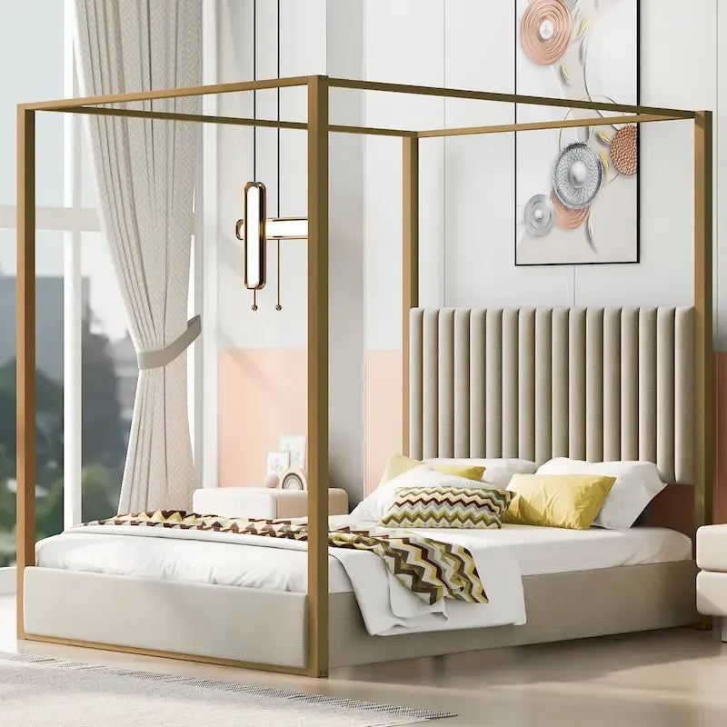 Cama de Casal com Estrutura de Metal e Dossel Estofado em Linho