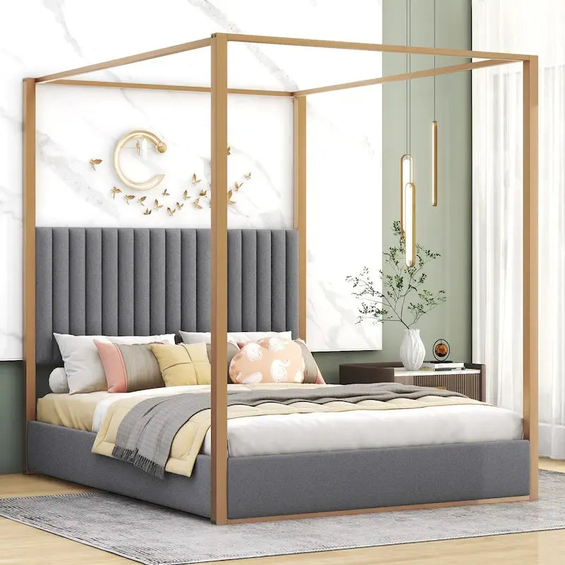 Cama de Casal com Estrutura de Metal e Dossel Estofado em Linho