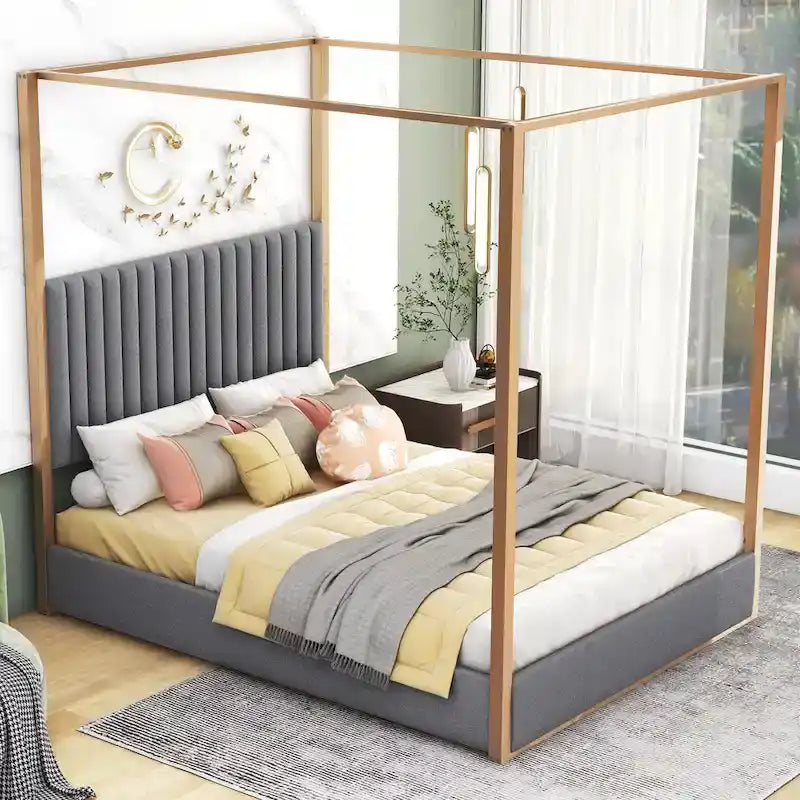 Cama de Casal com Estrutura de Metal e Dossel Estofado em Linho