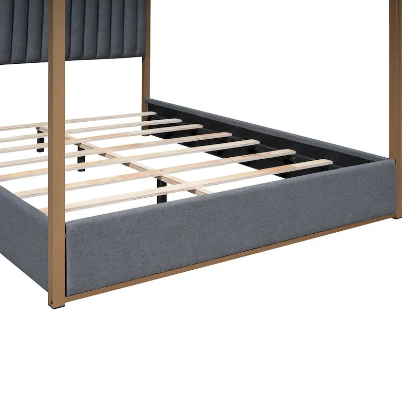 Cama de Casal com Estrutura de Metal e Dossel Estofado em Linho
