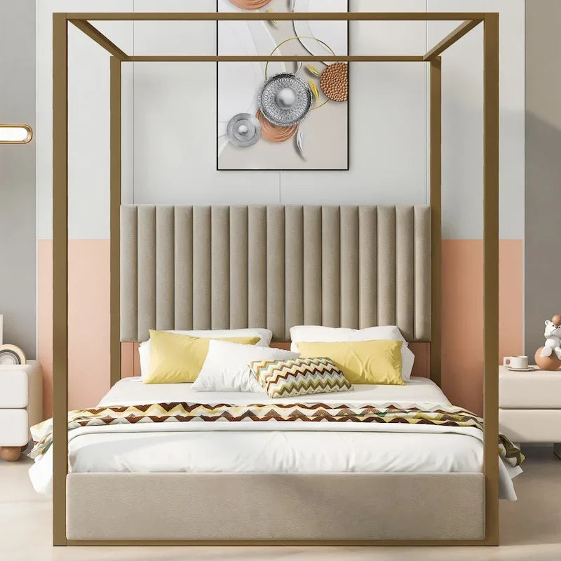 Cama de Casal com Estrutura de Metal e Dossel Estofado em Linho