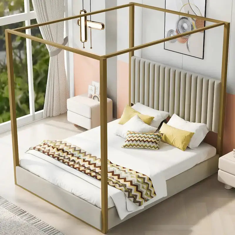 Cama de Casal com Estrutura de Metal e Dossel Estofado em Linho