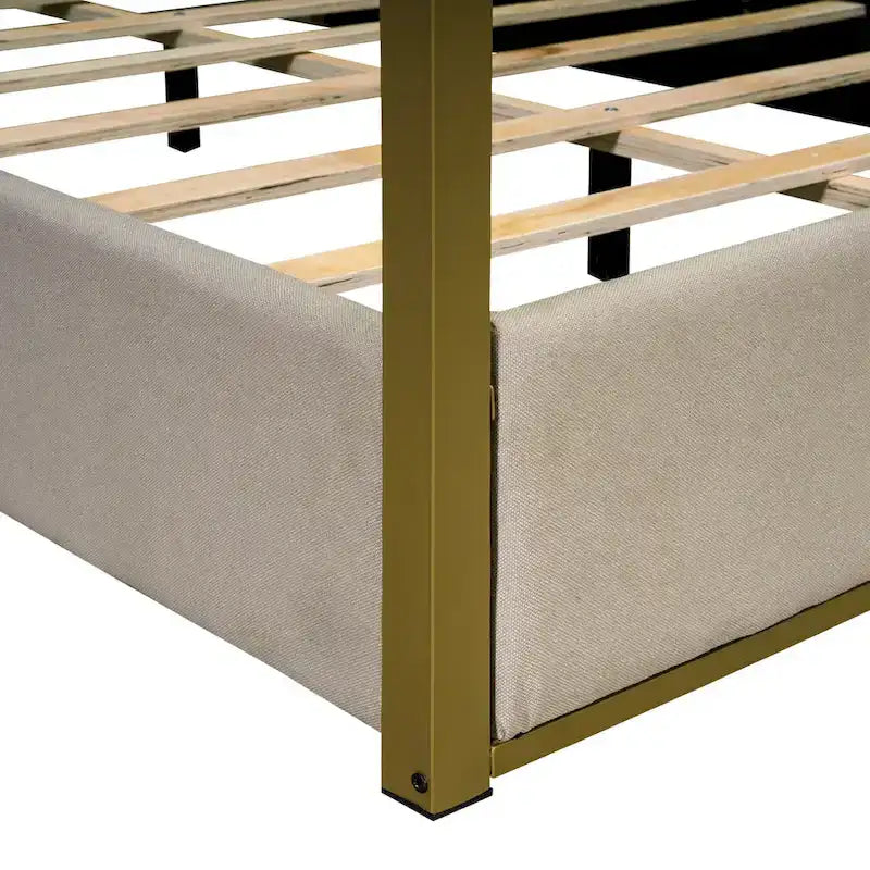 Cama de Casal com Estrutura de Metal e Dossel Estofado em Linho