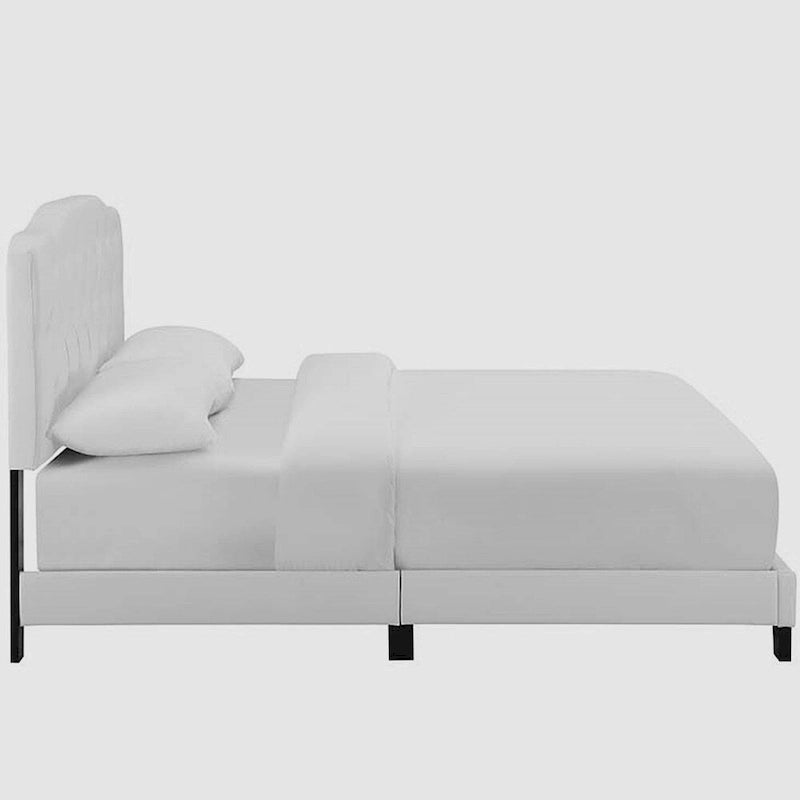 Cama de Plataforma King Size em Imitação de Couro com Cabeceira Estofada com Botões