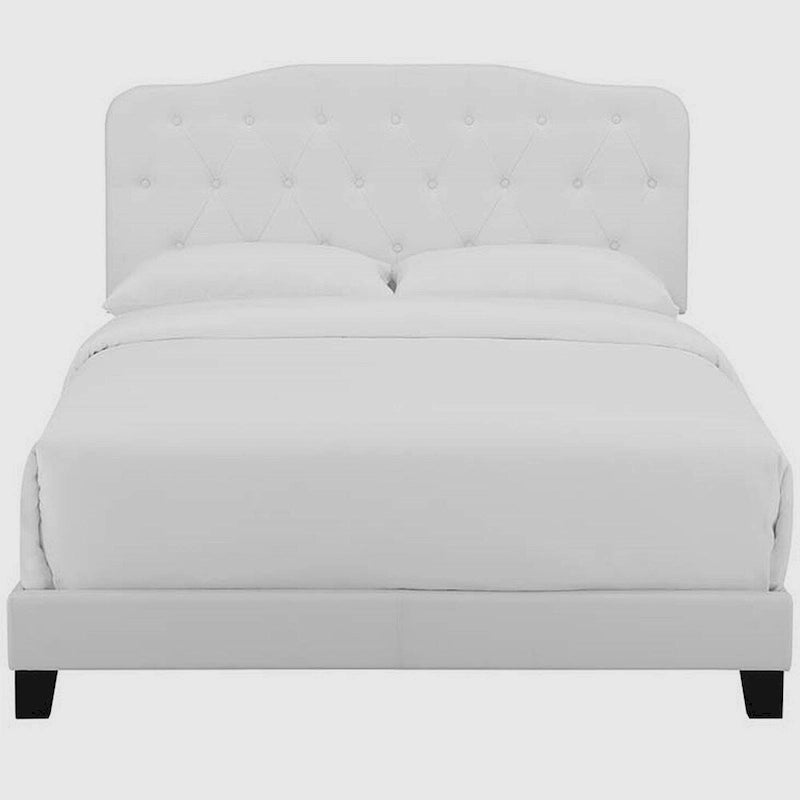 Cama de Plataforma King Size em Imitação de Couro com Cabeceira Estofada com Botões