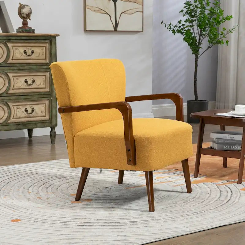 Cadeiras modernas na sala de estar, poltronas com estrutura de madeira